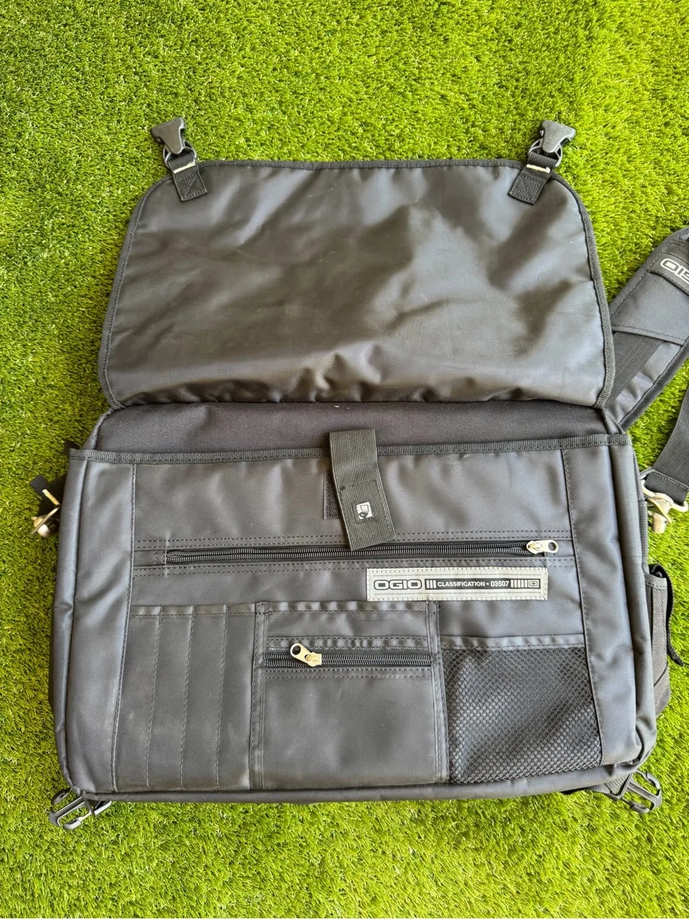 OGIO Black Laptop Messenger Bag Henkels & McCoy NWT Multiple Pockets Briefcase